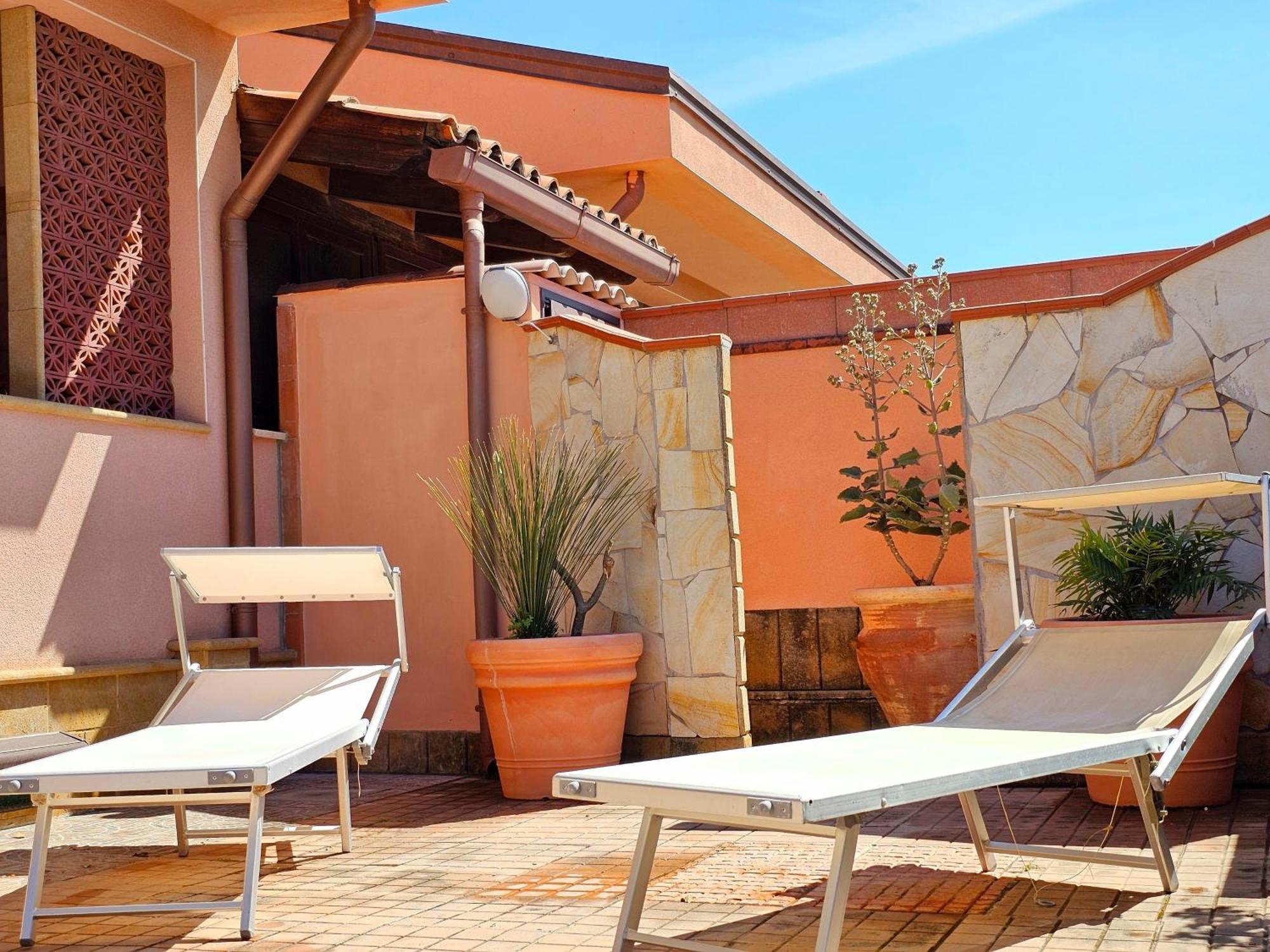 Costa Mediterranea Holiday Homes Кампофеличе ди Рокела Екстериор снимка
