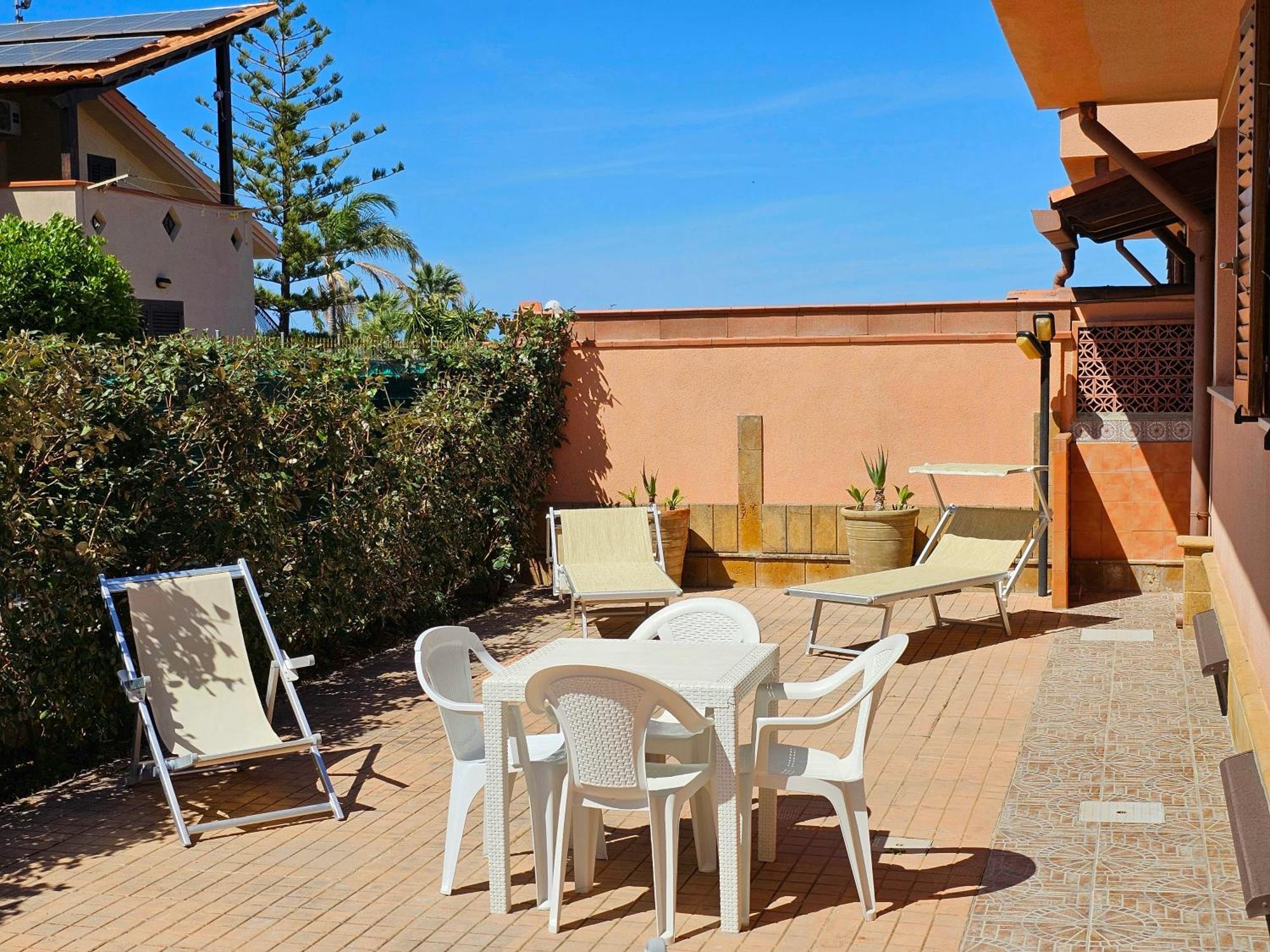 Costa Mediterranea Holiday Homes Кампофеличе ди Рокела Стая снимка