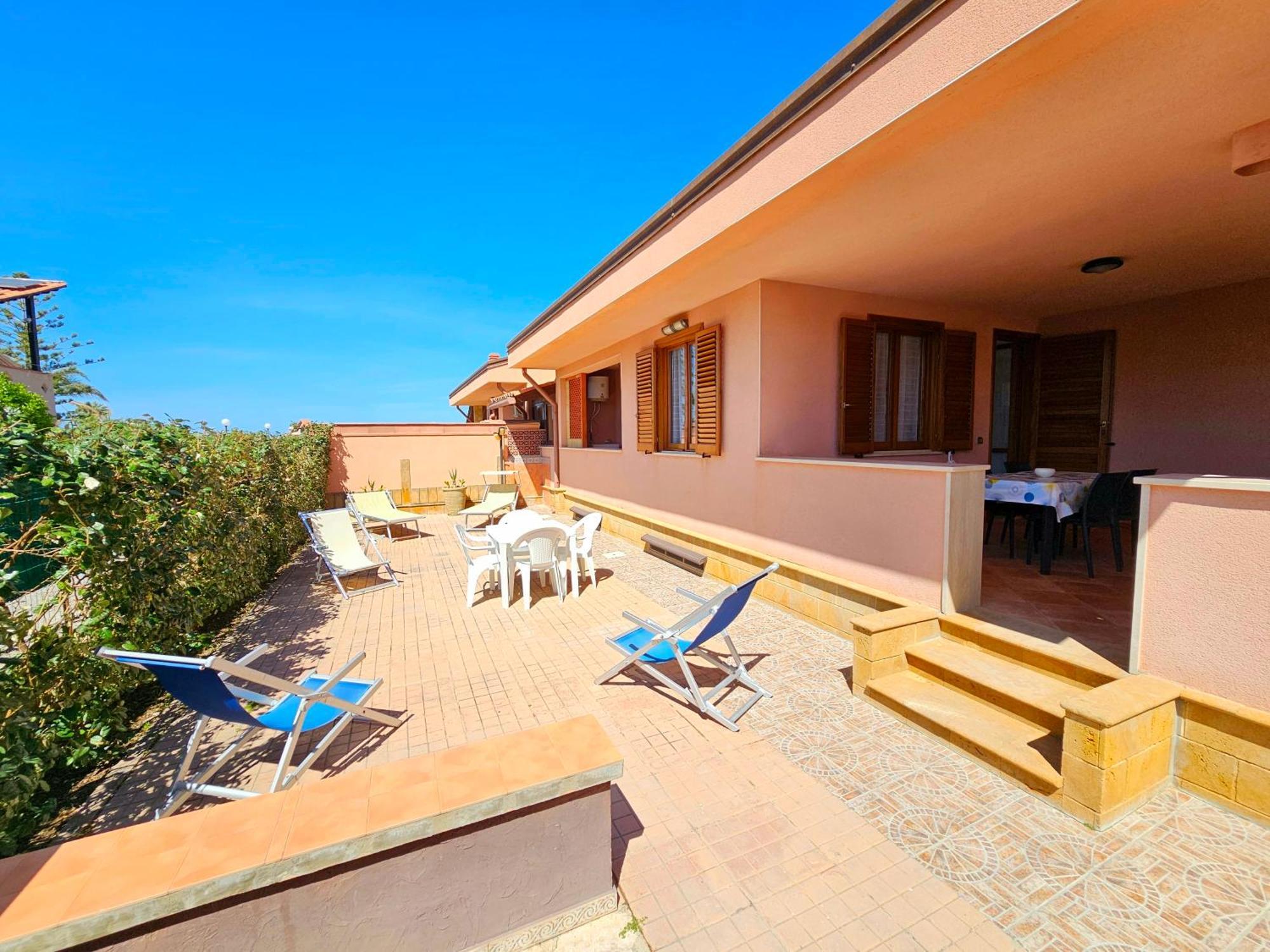 Costa Mediterranea Holiday Homes Кампофеличе ди Рокела Екстериор снимка