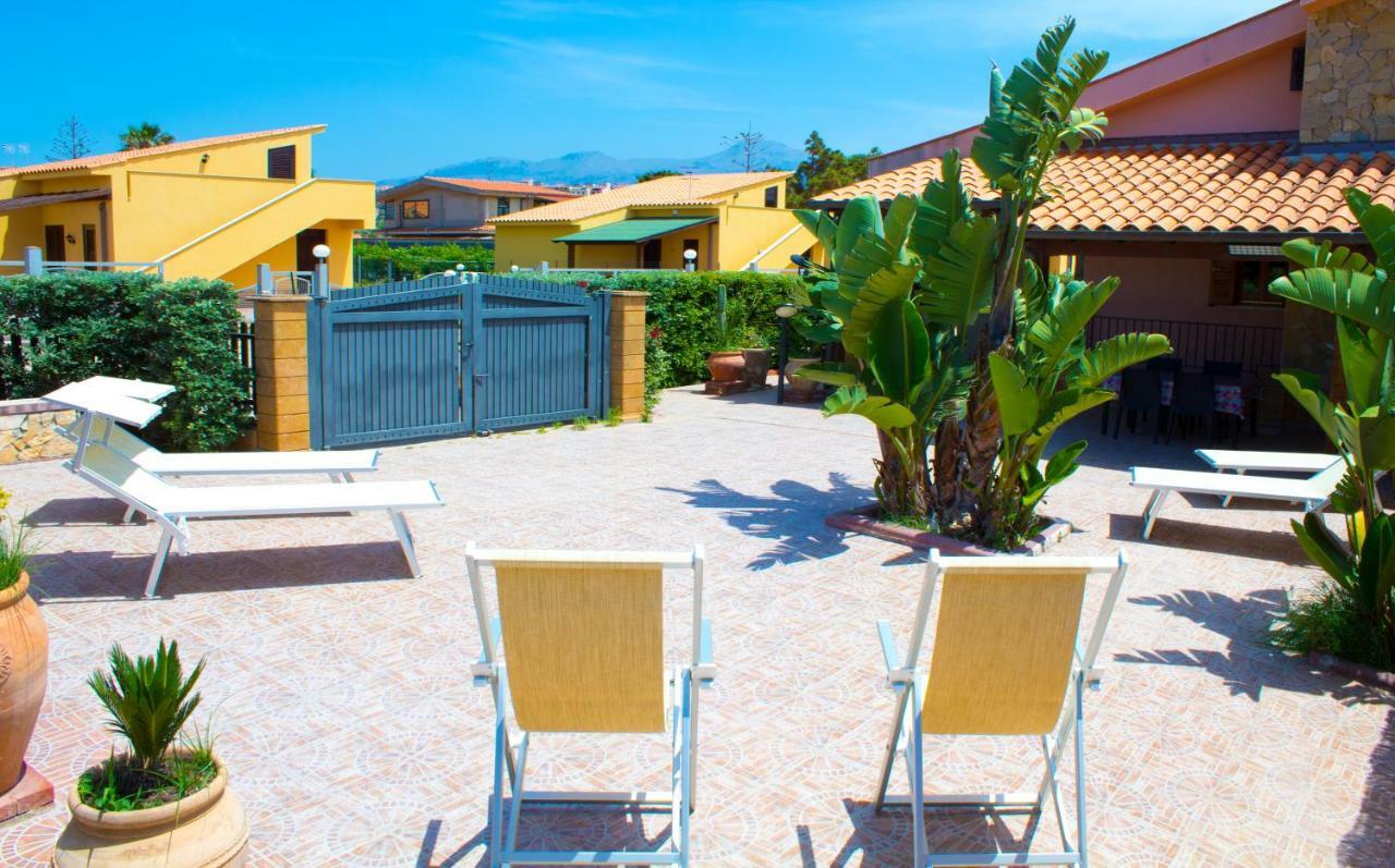 Costa Mediterranea Holiday Homes Кампофеличе ди Рокела Екстериор снимка